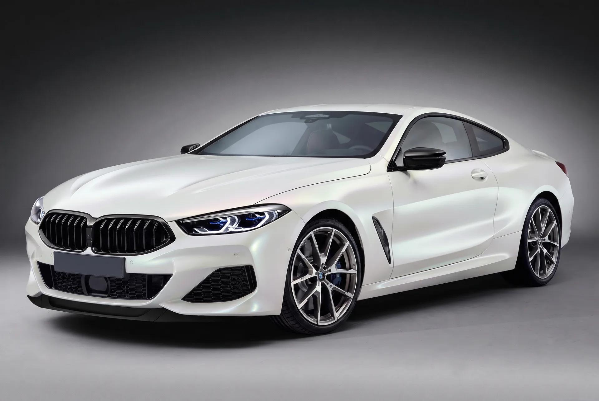 BMW 8 серии в плёнке 3M Pearl White